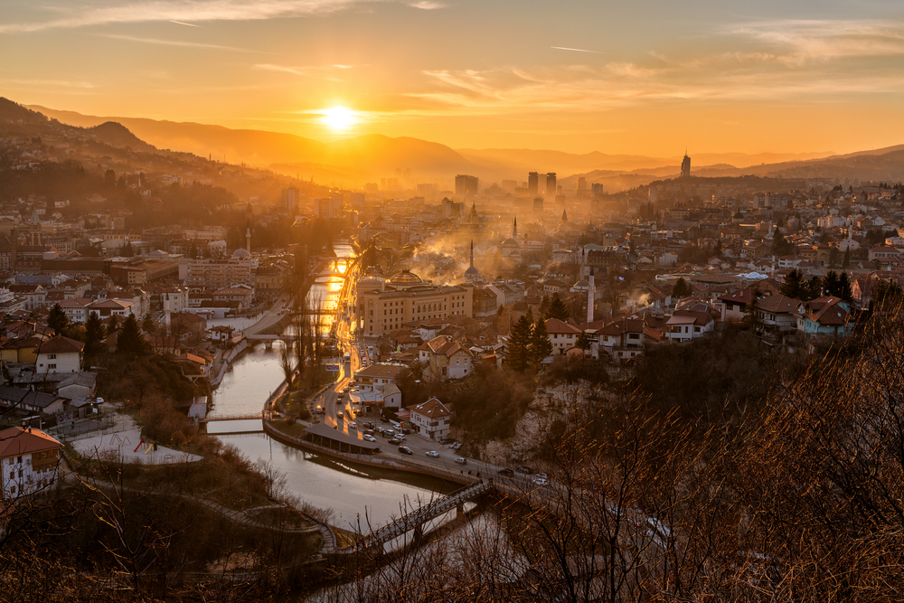 Leia odava hinnaga lennupiletid Sarajevosse