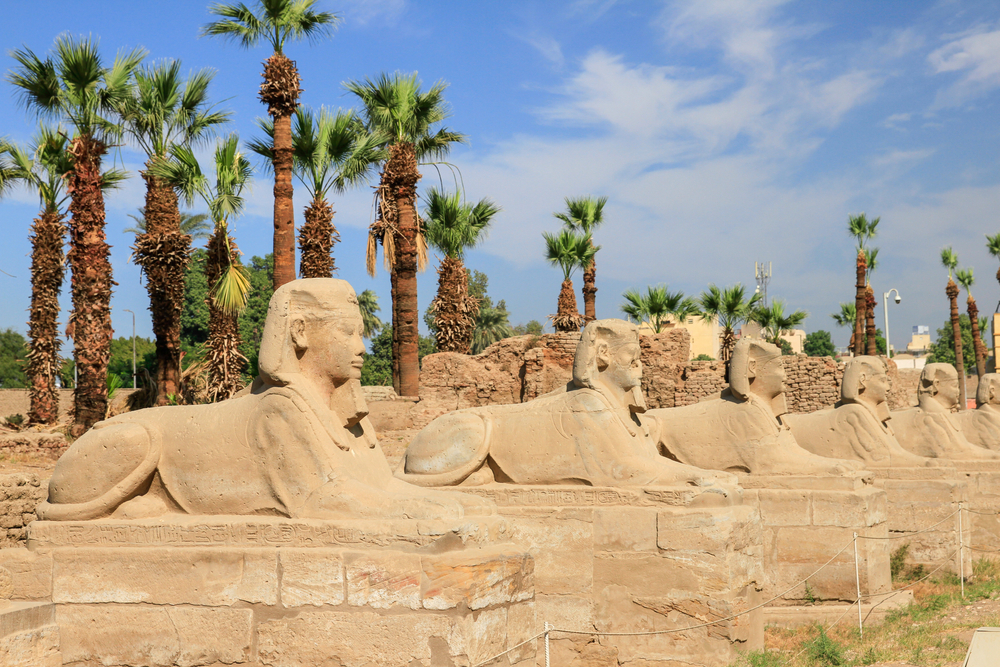 Leia odavad lennupiletid Luxorisse